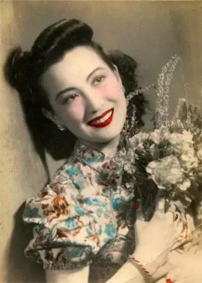 周璇当年为什么被拉进精神病院,周璇影像资料