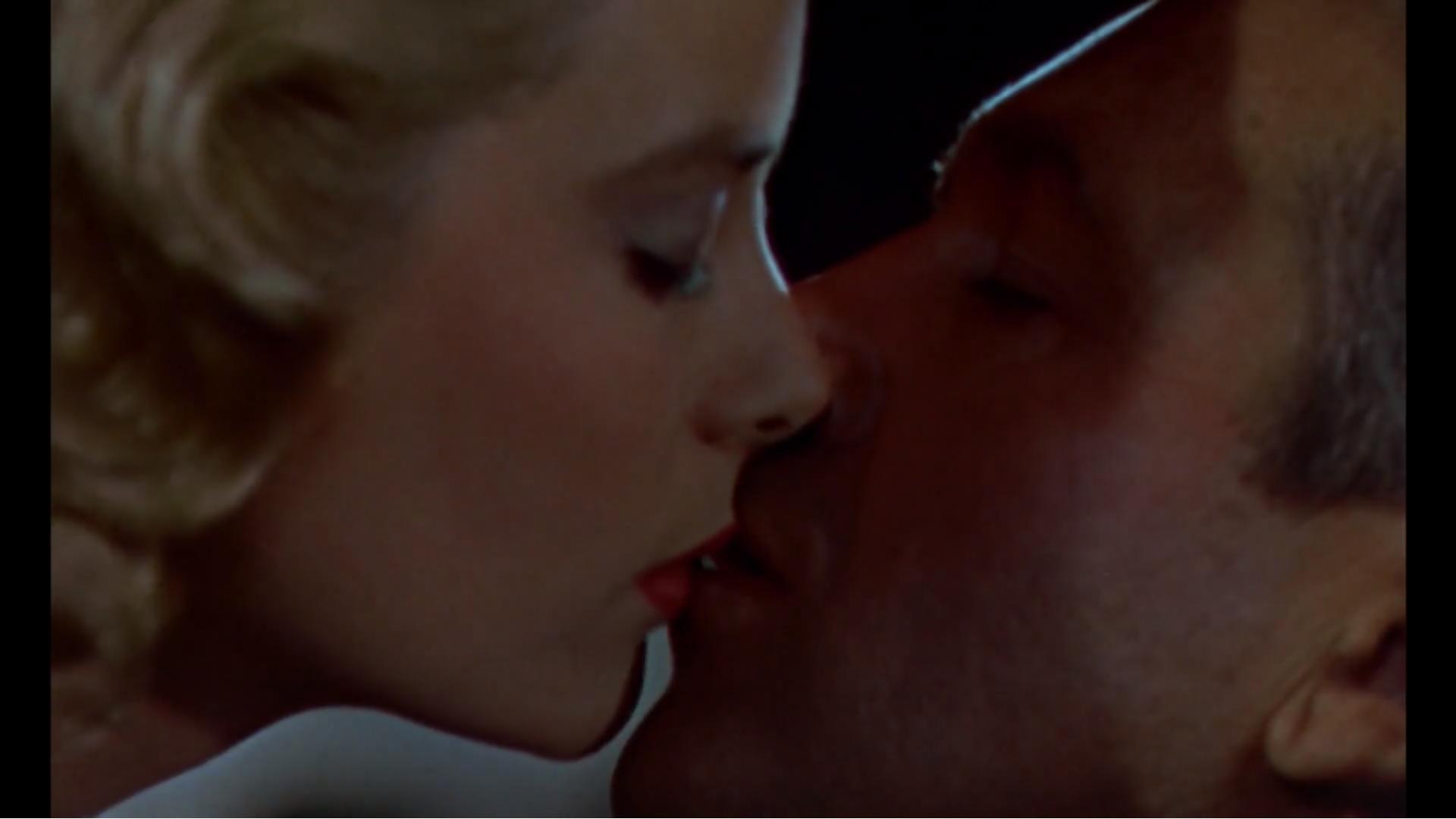 希区柯克经典电影后窗,希区柯克后窗艺术