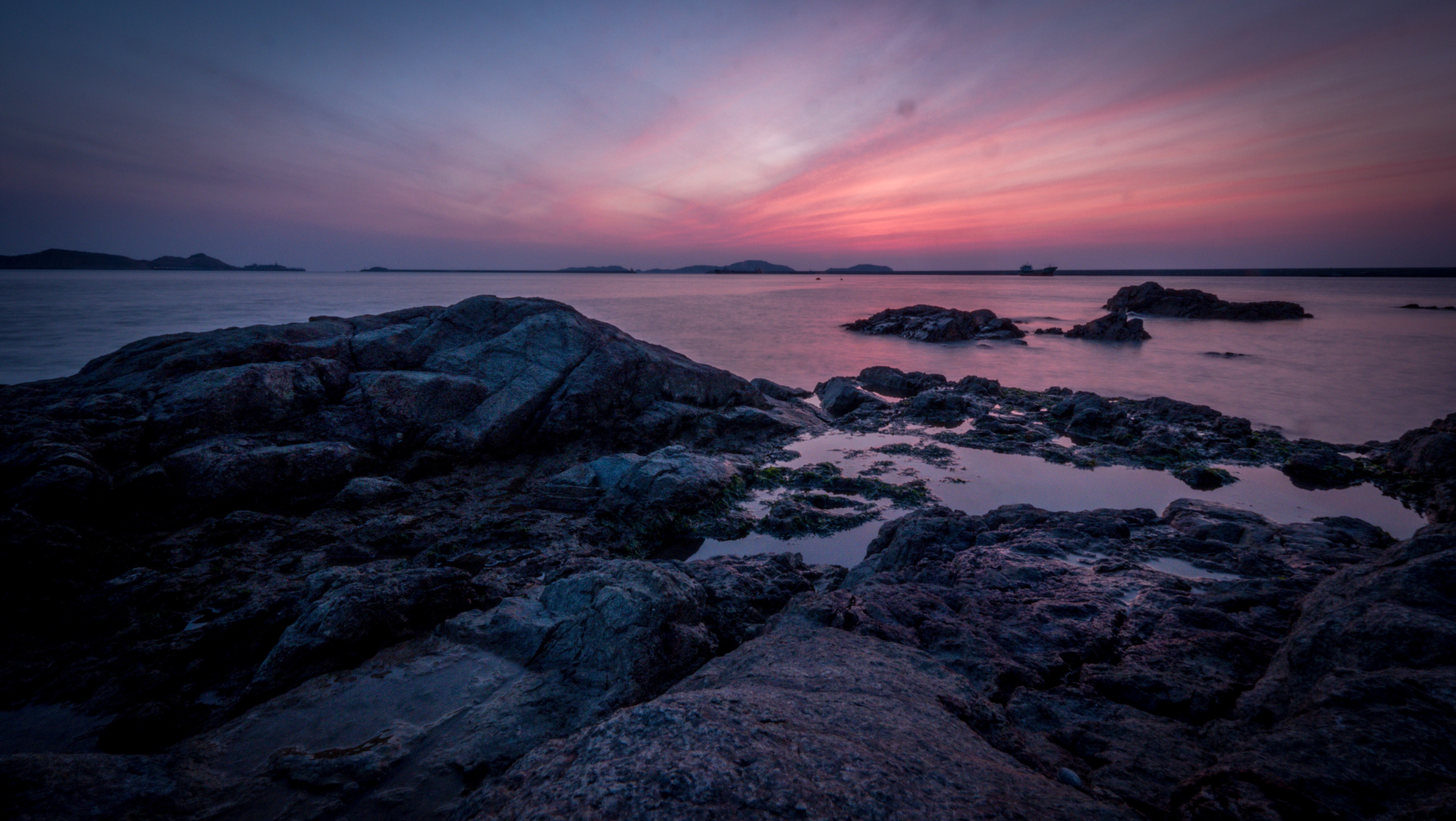 圣托里尼海岛旅游攻略,圣托里尼的绝美海岛
