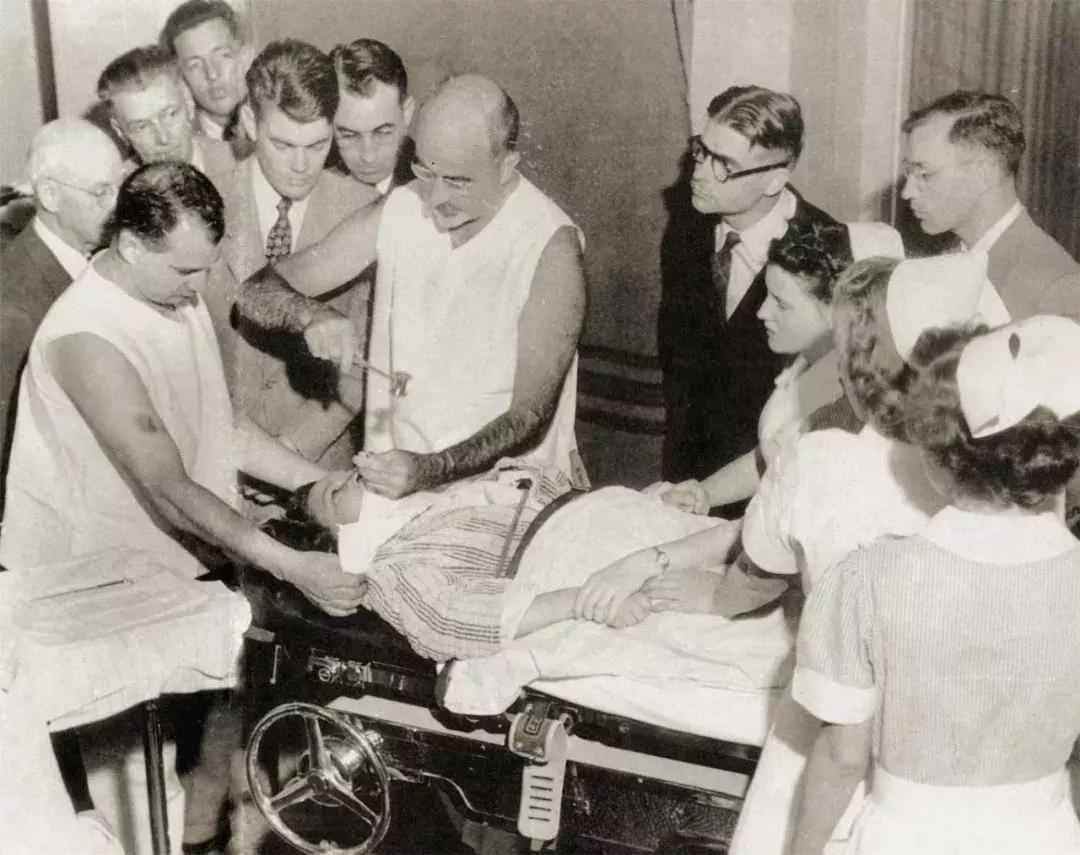 正常人被送进精神病院电击治疗,被送去精神病院电击治疗