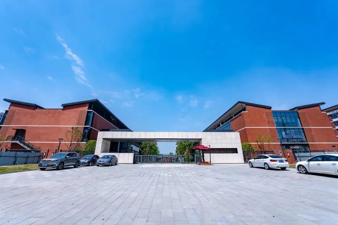 万达综合体、洋溪保利文化城签约，985高校大惠山迎来新发展