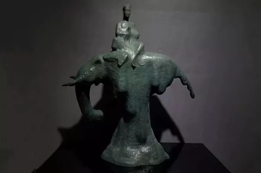 西安赛格品牌大升级！瑞幸和COACH做邻居，西安商业8月迷幻现实