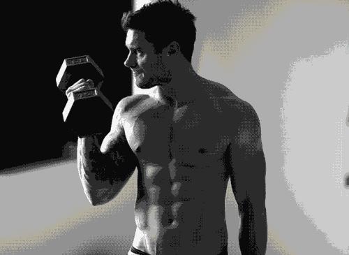 当你健身没动力不能坚持怎么办,健身练的肌肉不对称了怎么办