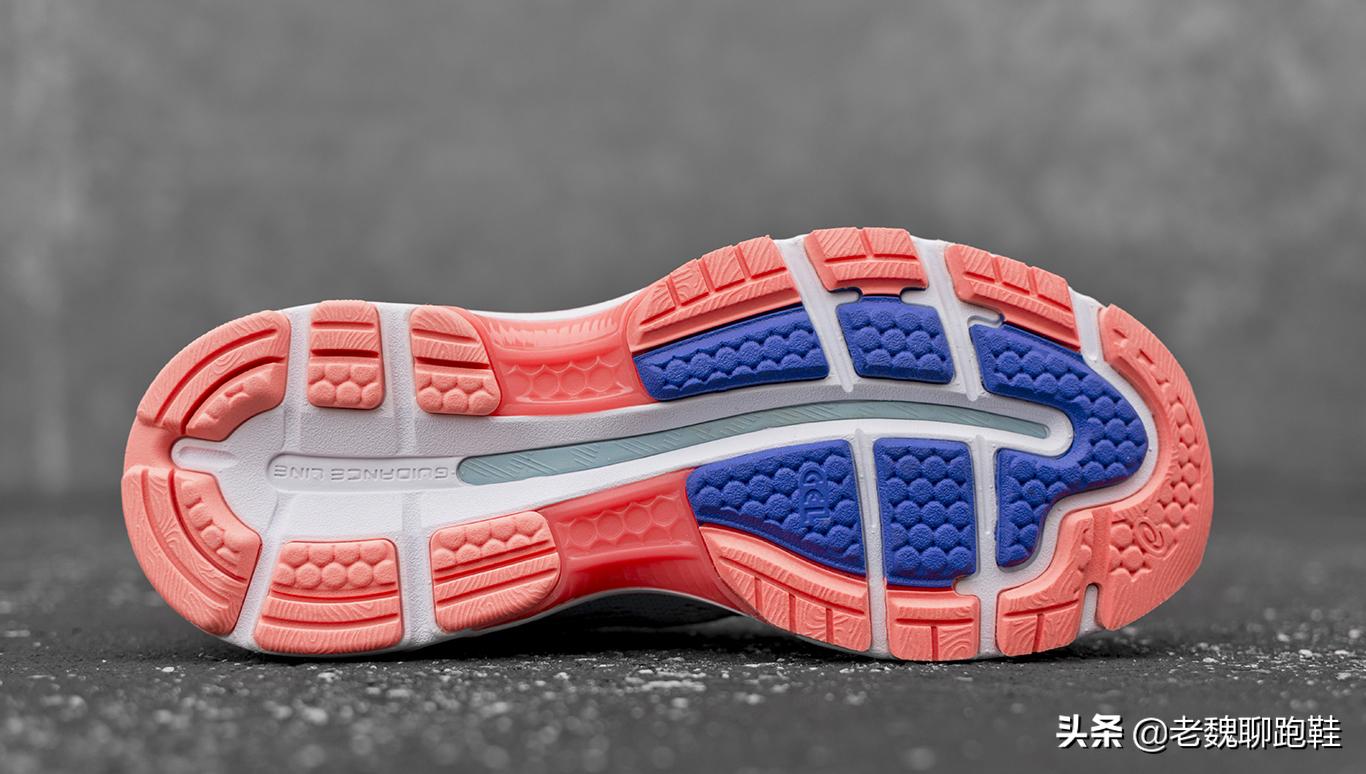 为什么亚瑟士跑鞋感觉比耐克好,为什么亚瑟士比布鲁克斯便宜