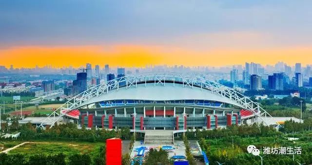 800万的体育场,8000座体育馆