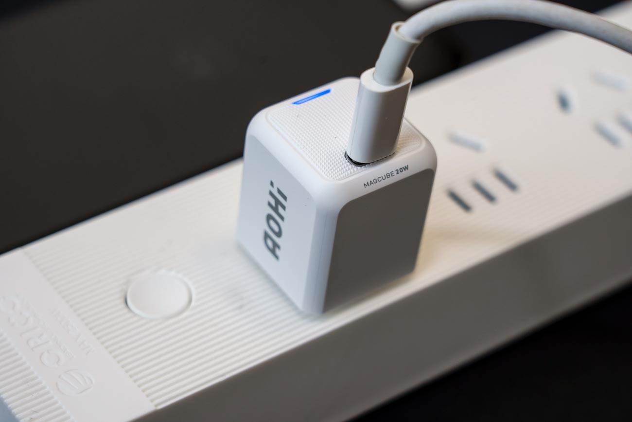 aohi20w氮化镓充电器,aohi30w幻彩快充头测评