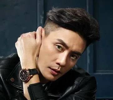 行走的荷尔蒙，这6位越老越有味，大胡茬克制又霸道，气质太绝了