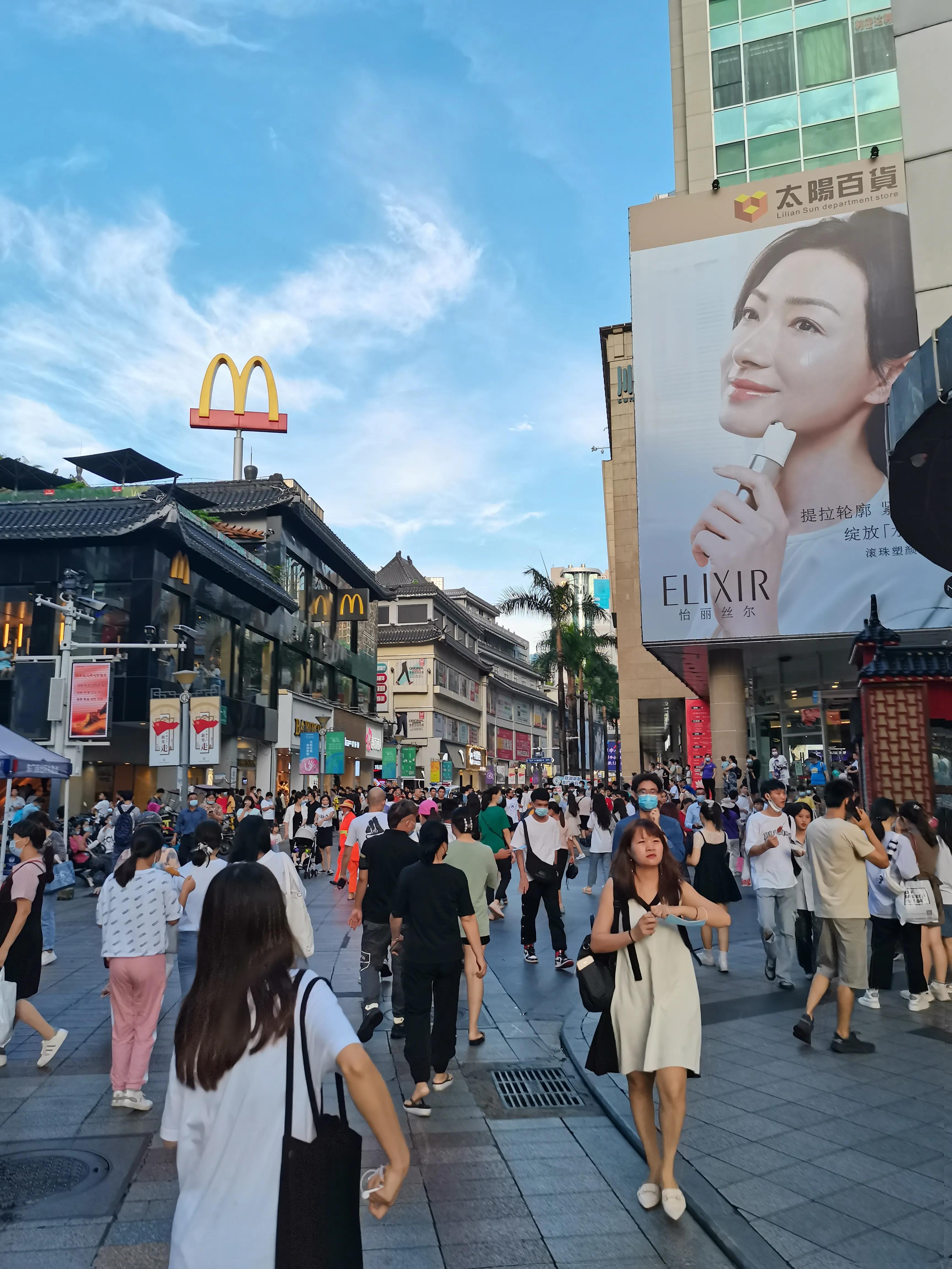 幸福的东门步行街伴我20多年变化大