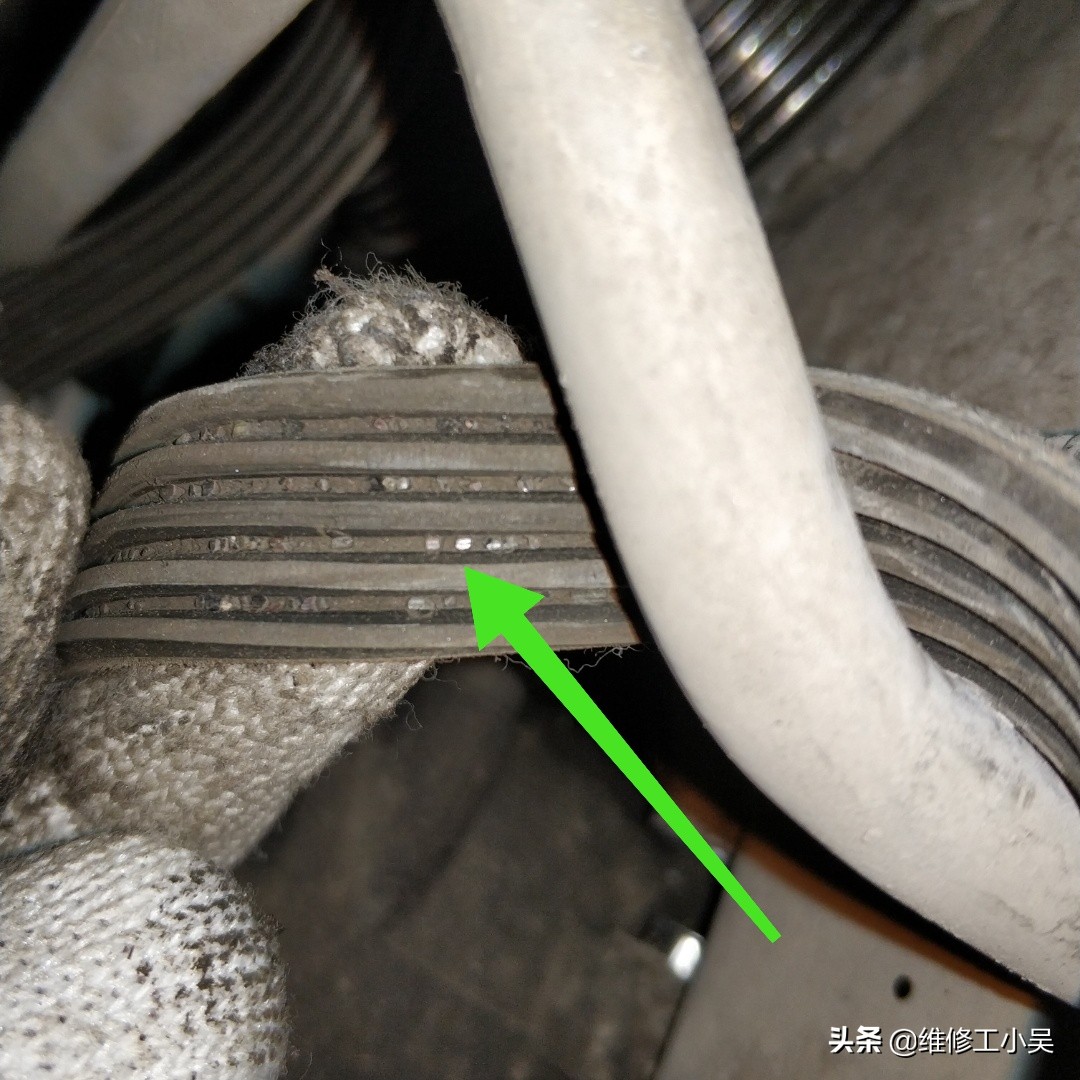 经典福克斯发动机漏机油,11年福特福克斯发动机空转