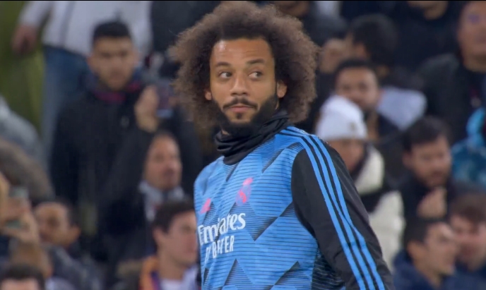 足坛历史第一左边后卫,来自足坛最佳前锋的压迫感