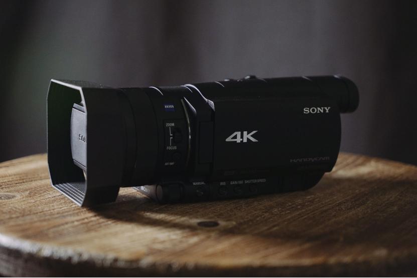 运动相机和手持摄像机哪个更实用,头戴式摄像机和手持摄像机哪个好