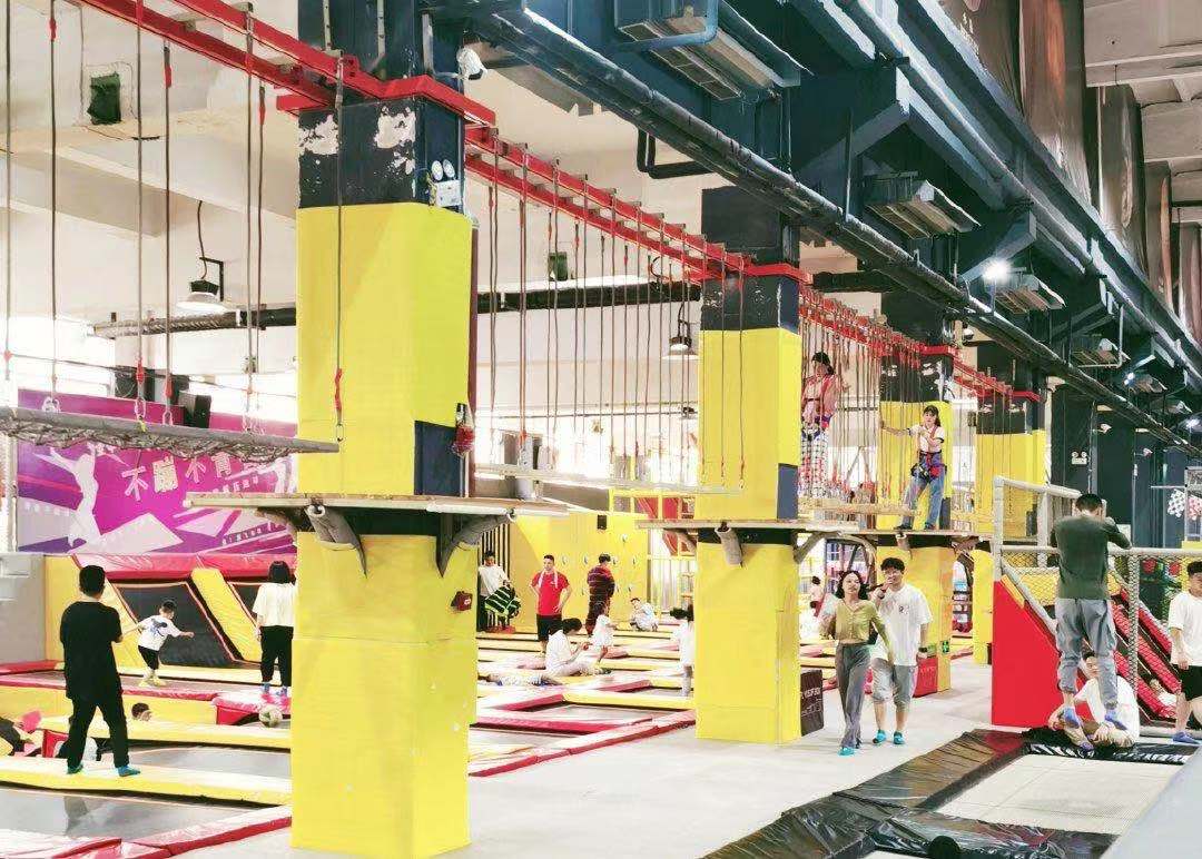 暑假好玩的地方北京市蹦床公园,假期就要放肆嗨动感地带