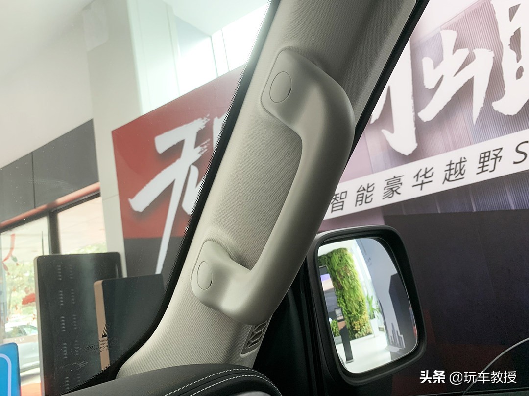 2023款坦克300顶配配置与讲解,全新一代坦克300总售量达到多少台