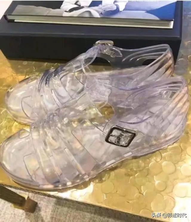 香奈儿最新款凉鞋,香奈儿的奇葩凉鞋