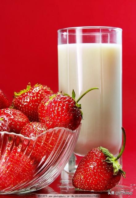 衣服上的污渍怎么洗,孩子白色衣服顽固污渍怎么洗