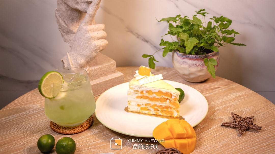 不限量的千层蛋糕全城狂送，挑战岳阳本土烘焙霸权的小苹果来啦