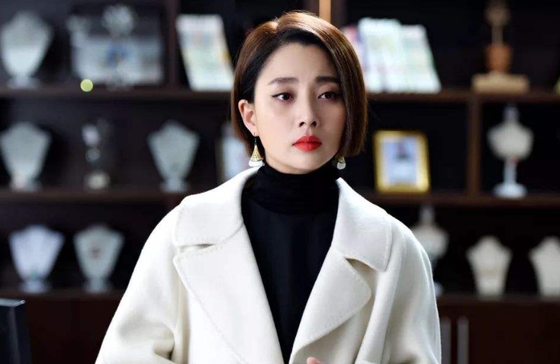 殷桃嘴边痣,樱桃嘴上有血痂是怎么回事