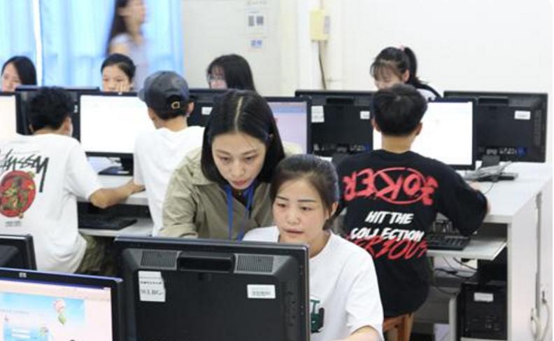 导师好心建议研究生“换头像”，被全网声讨：这是师生PUA啊