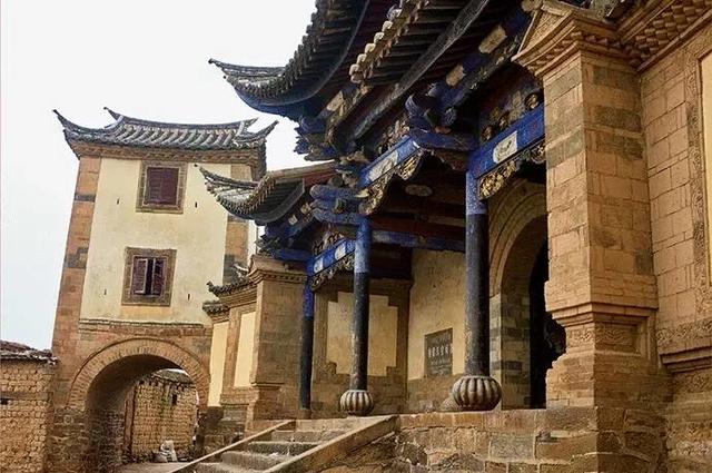 云南建水古城一座依然活着的古城,云南建水古城景点介绍