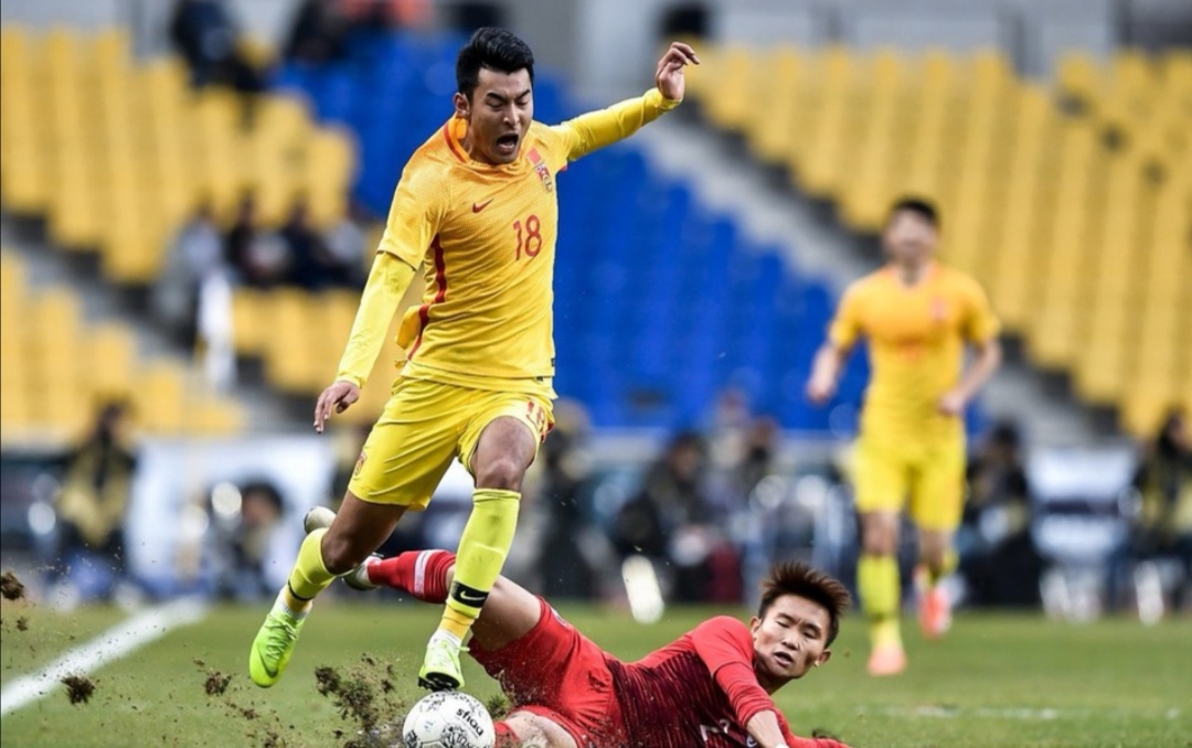 中国国足输球越南球迷反应,国足1比2中国香港38年来首负