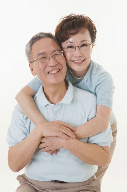 五十多岁找老伴不愿意花钱,56岁女人找老伴的条件