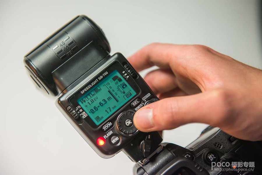 摄影师必备的便宜闪光灯,摄影师该不该有自己的一套闪光灯