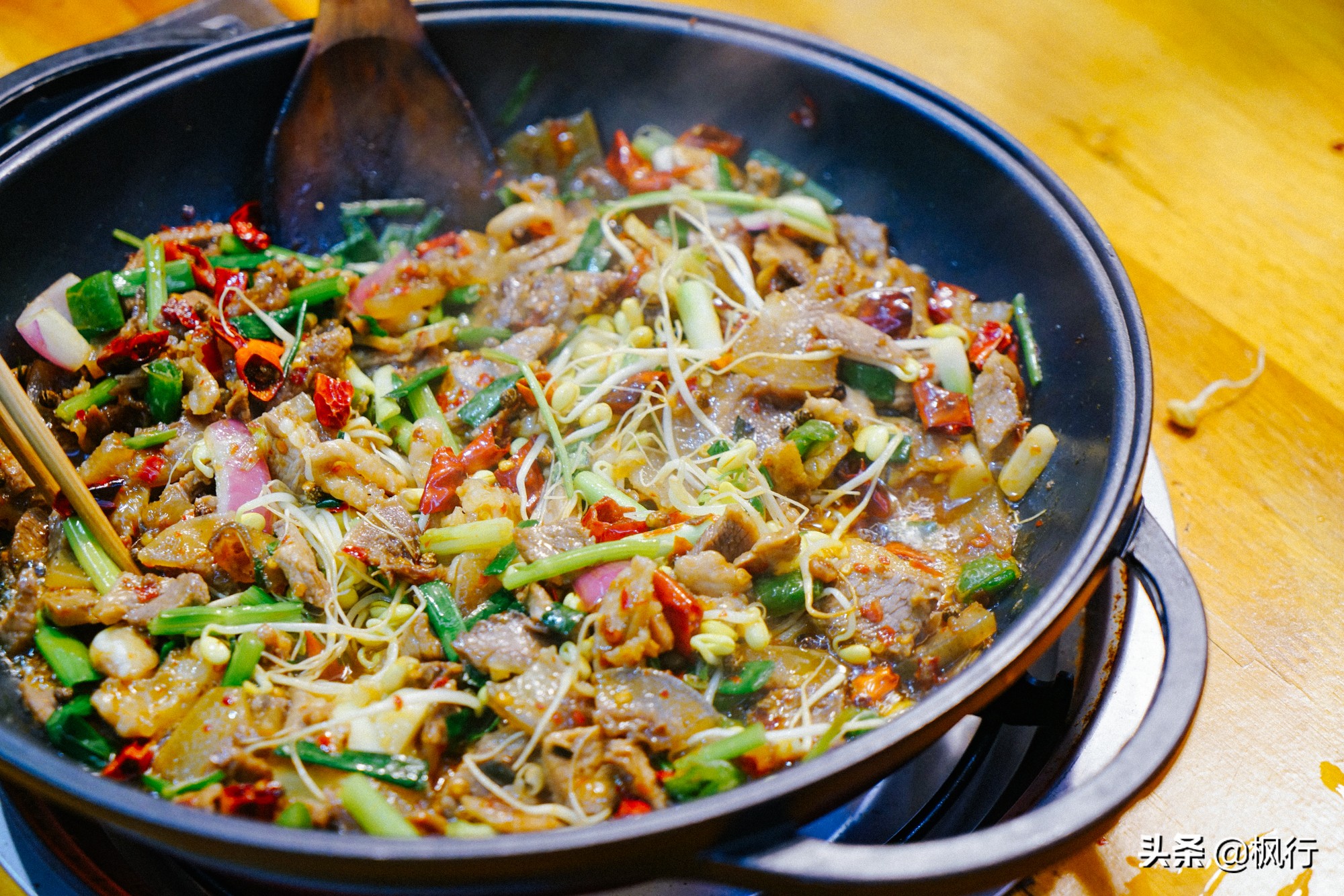 贵州荔波吃什么比较有特色,贵州旅游吃当地美食