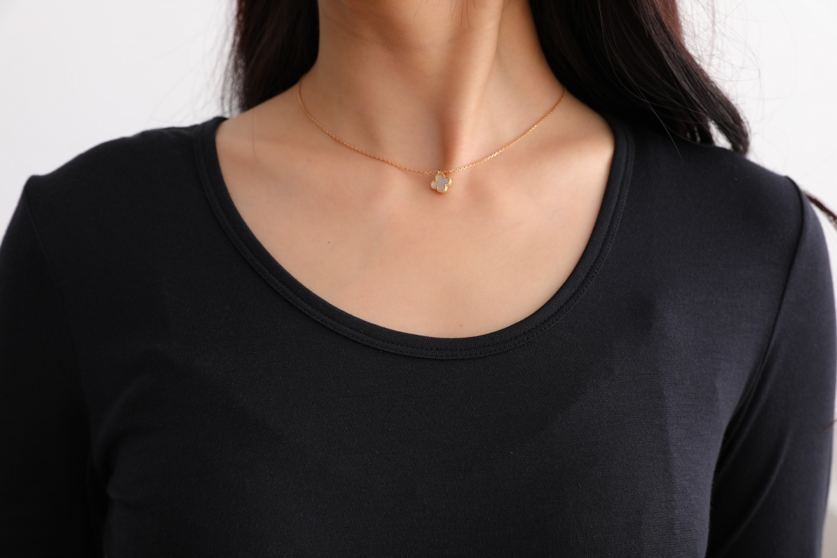 Costoc超市疯抢的国民保暖内衣，美国人不抢茅台？抢它