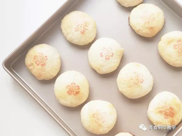 老爸的食光鲜花饼的做法,发面玫瑰花饼的美食做法