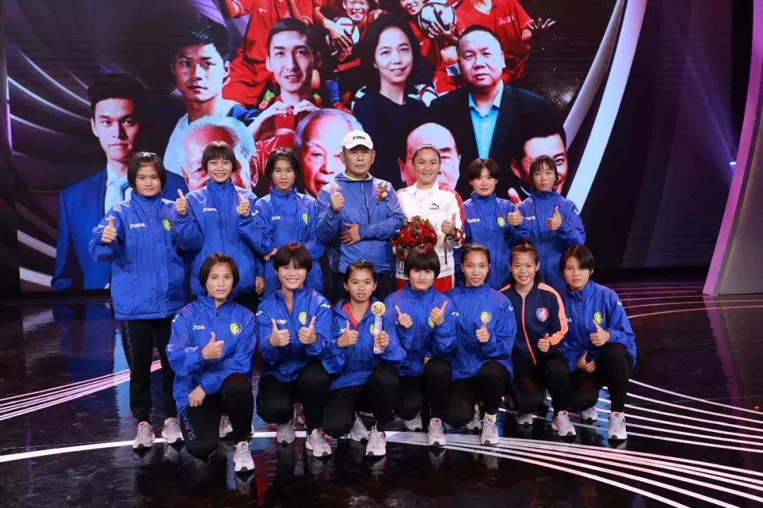 我国拿过几次世界杯冠军,足球史上最年轻的世界杯冠军