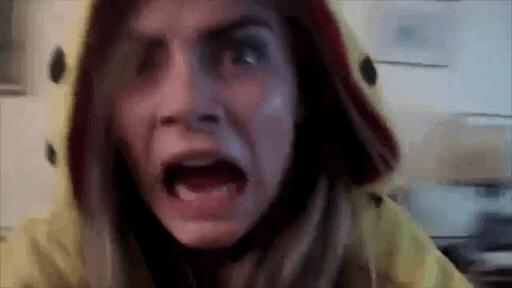 甜！英国贵族超模爱上美国女演员，机场热吻，狂撒狗粮