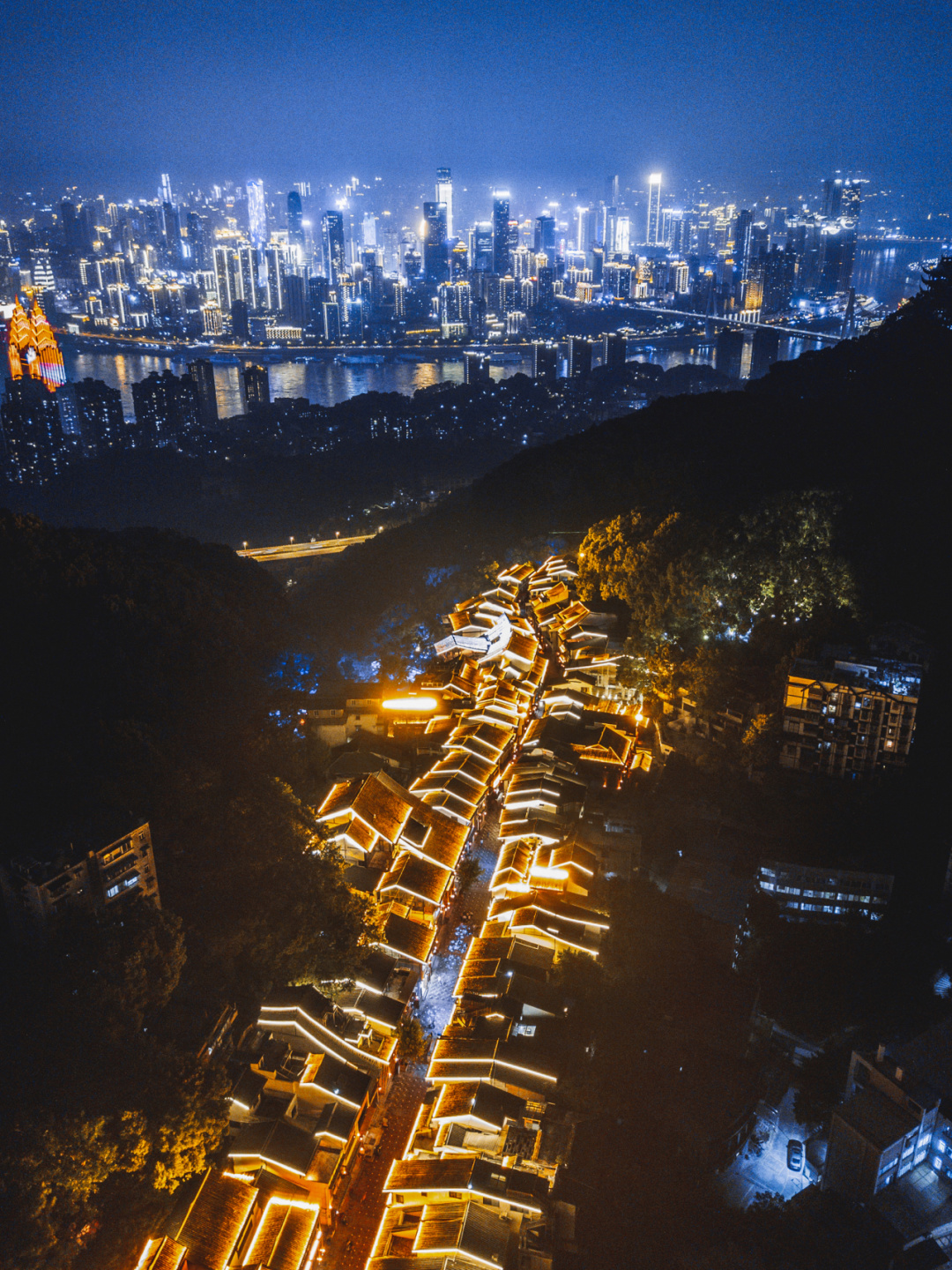 热腾腾麻辣火锅,8d魔幻山城重庆美食街