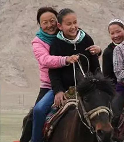 一些乡村教师的事例,乡村教师的故事