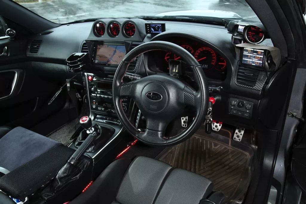 斯巴鲁力狮旅行版07款14万公里,第五代力狮旅行版手动