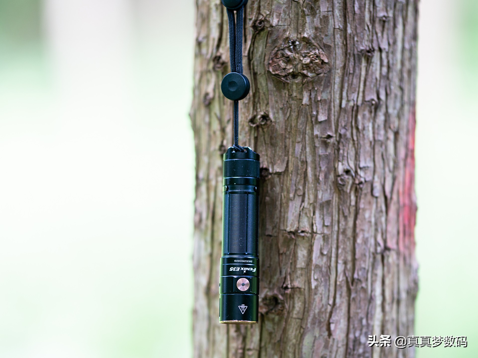 2021强光手电选购经验篇一:盘点我的高性价比强光手电筒