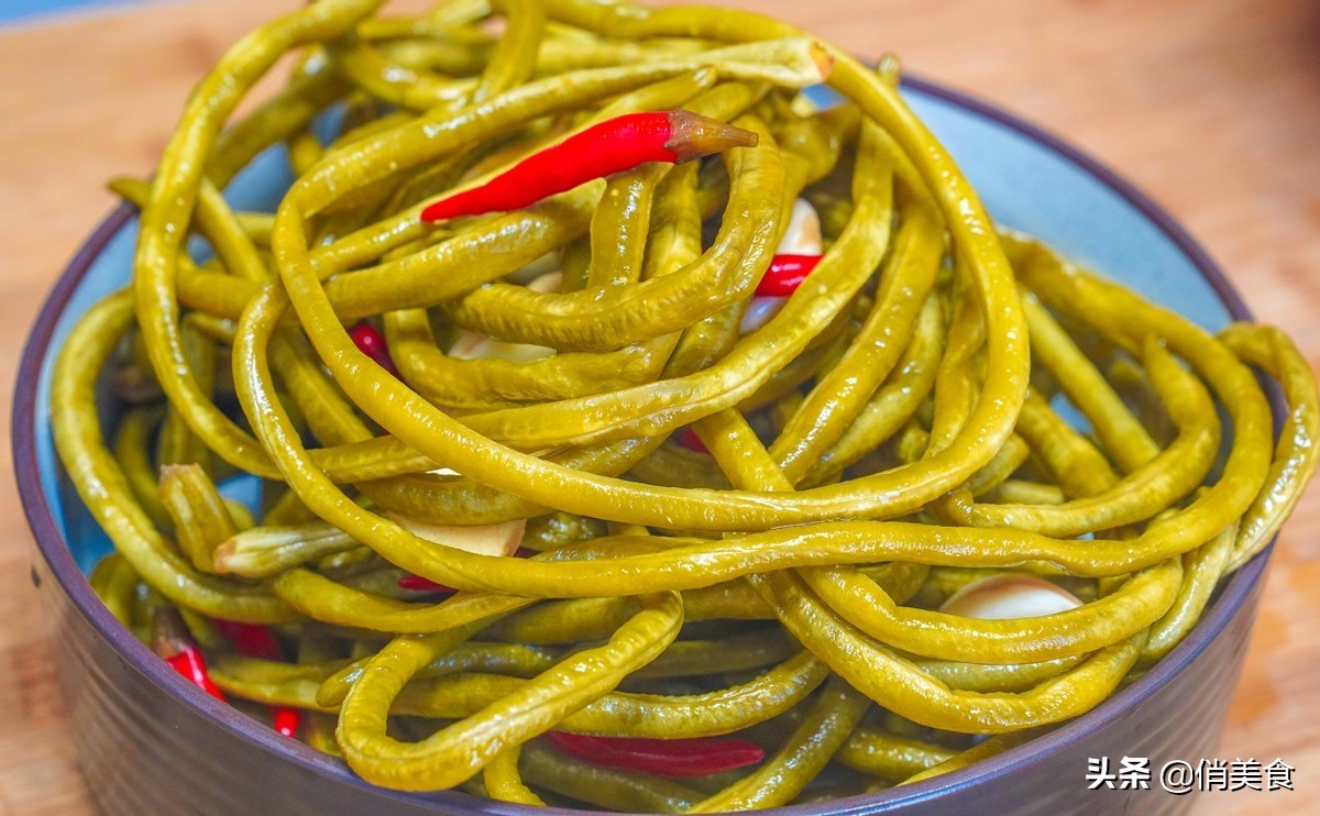 酸豆角怎么腌制才会又脆又好吃,酸豆角的简单快速腌制方法