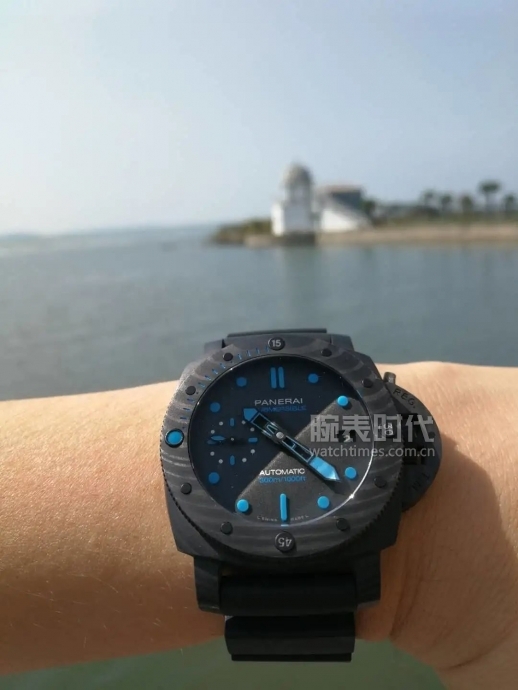 网友晒自己微信好友数量,网友晒1300手表