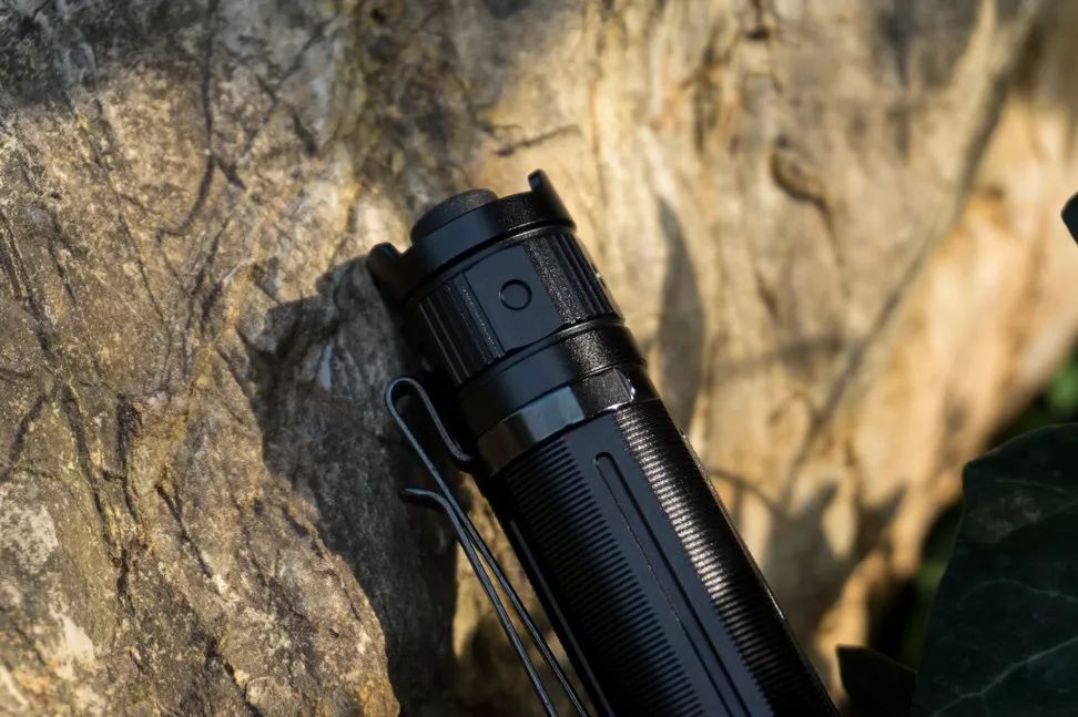 fenix菲尼克斯pd36r强光手电测评,fenixpd36rv2.0战术手电筒