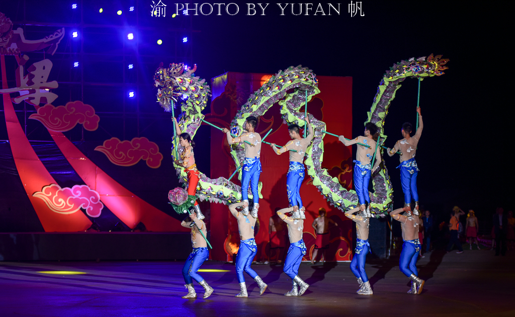 为国争光的铜梁竞技龙：蛟龙出水翻江倒海，龙翔九天扶摇腾飞