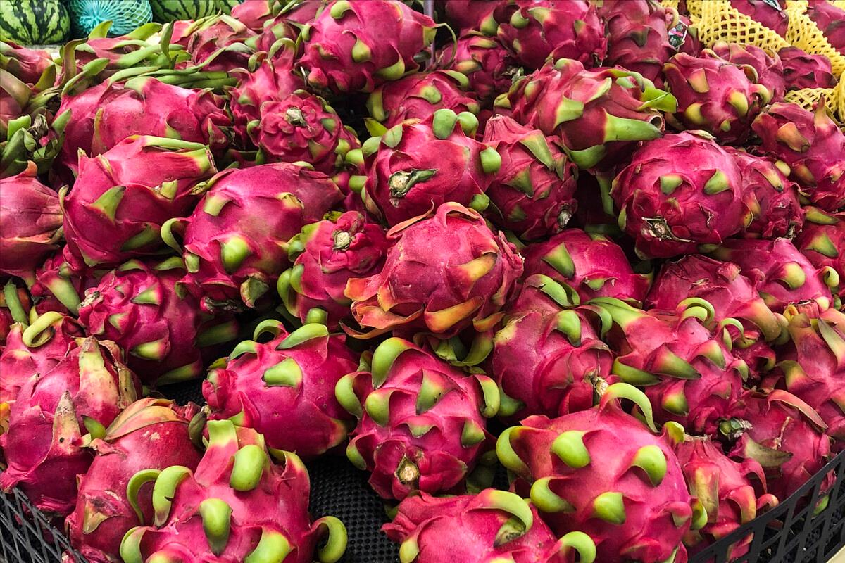 买火龙果黄心,买火龙果是买红色的还是白色的