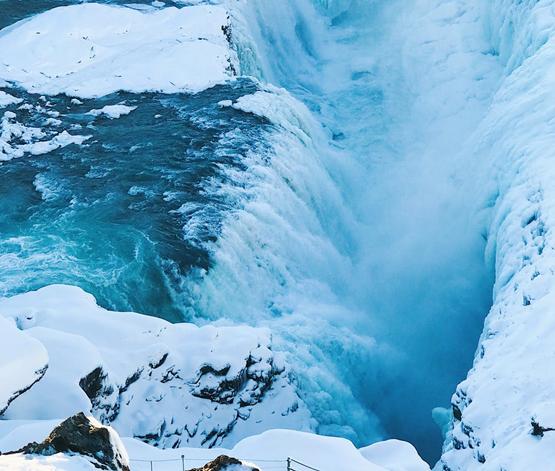 冰川中的冰是如何形成的,冰川蓝冰是怎么形成的
