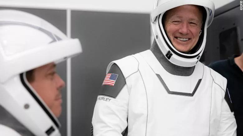 spacex星舰人类史上伟大的里程碑,spacex载人火箭发射成功新闻