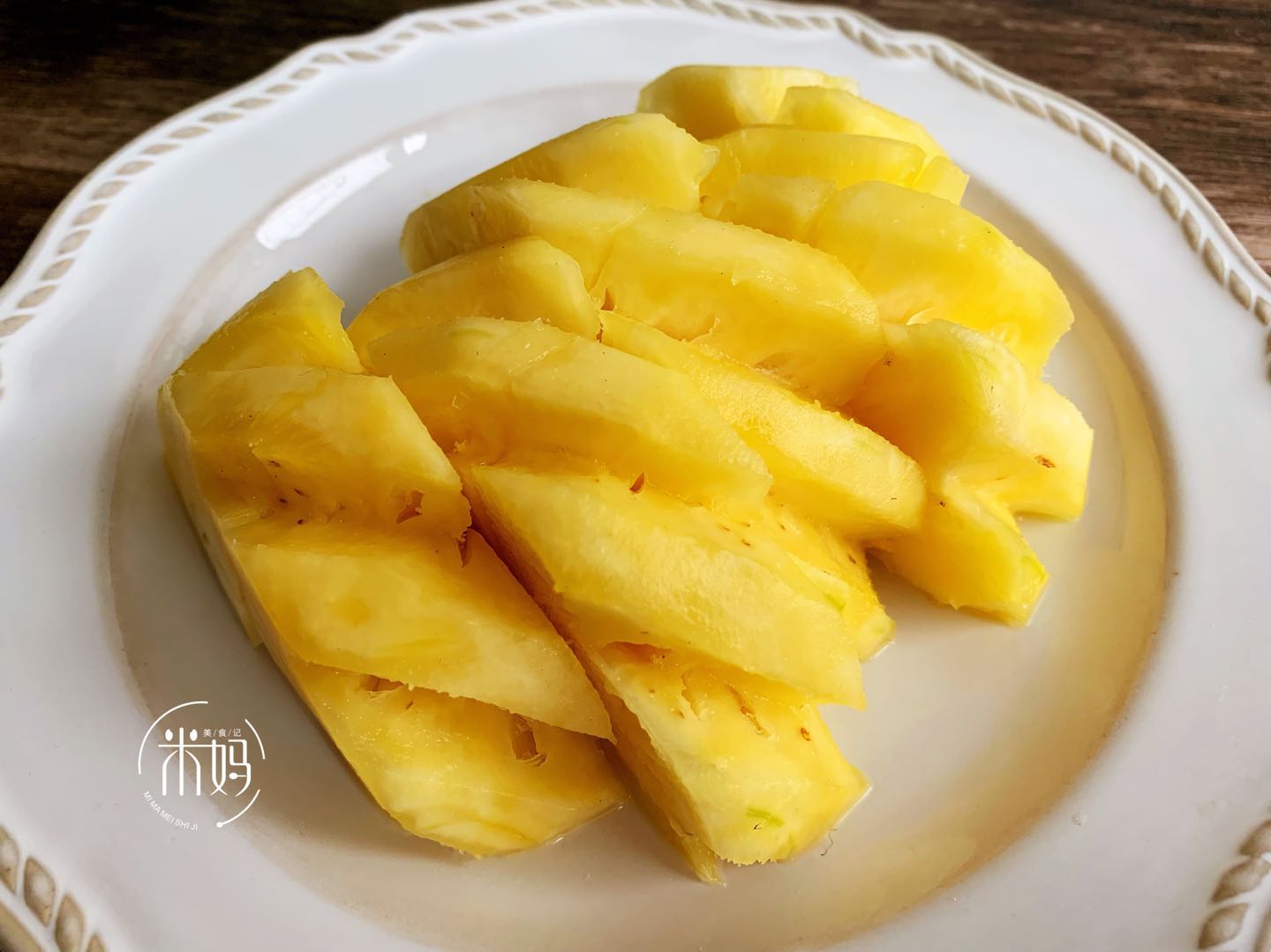 挑选菠萝秘诀大揭秘,怎样挑选菠萝的正确方法