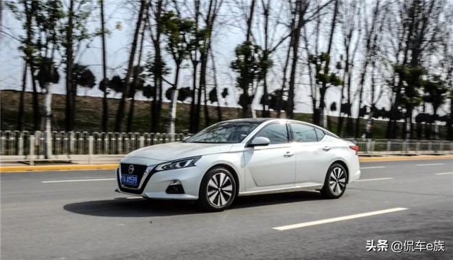 动力强又舒适的2.0排量,日产天籁2.0l试驾