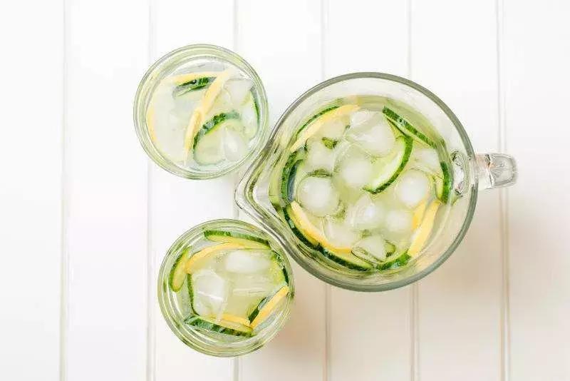 人体皮肤排毒的最好方法,人体夜间的排毒时间顺序