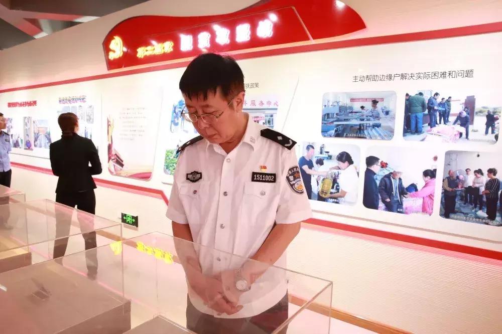 始终坚守初心牢记使命恪尽职守,牢记使命时刻心存敬畏