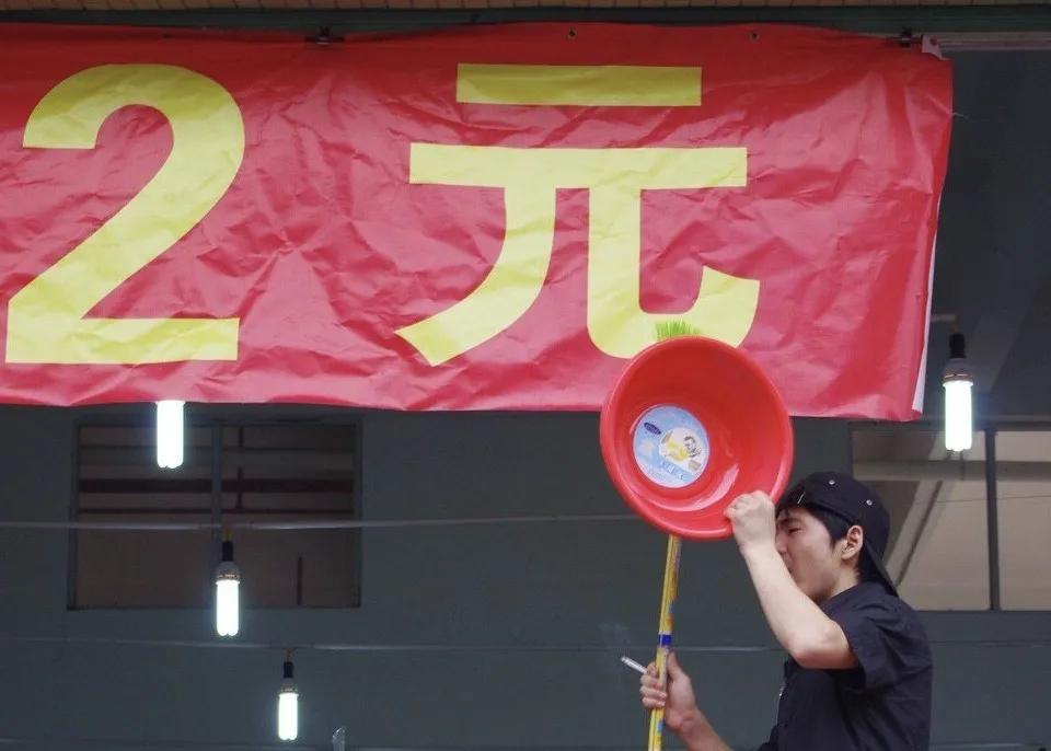 在小县城一眼望到头的生活,小县城里的两点一线生活