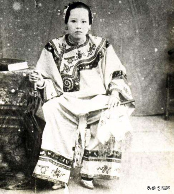 古代的三寸金莲到底有多可怕,三寸金莲古代陋习