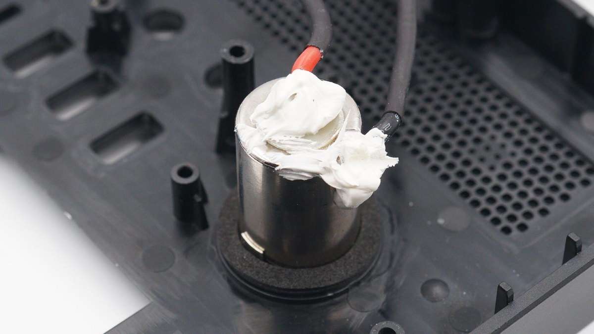 公牛便携式电源拆解,公牛1800w户外电源拆解