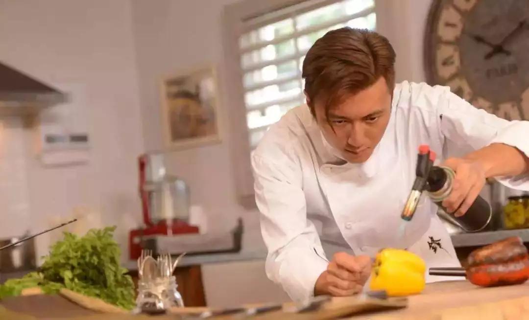 这么多年了，你终于想起来自己还是个演员？